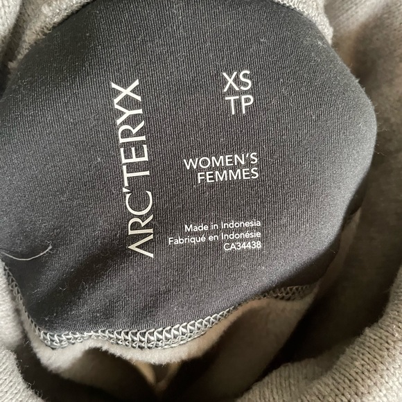 Cozy Arcteryx cowl neck sweatshirt - Picture 8 of 11